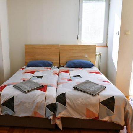Guest House Sani Скоп'є Екстер'єр фото