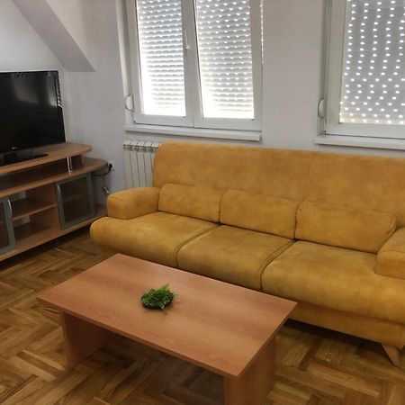 Guest House Sani Скоп'є Екстер'єр фото