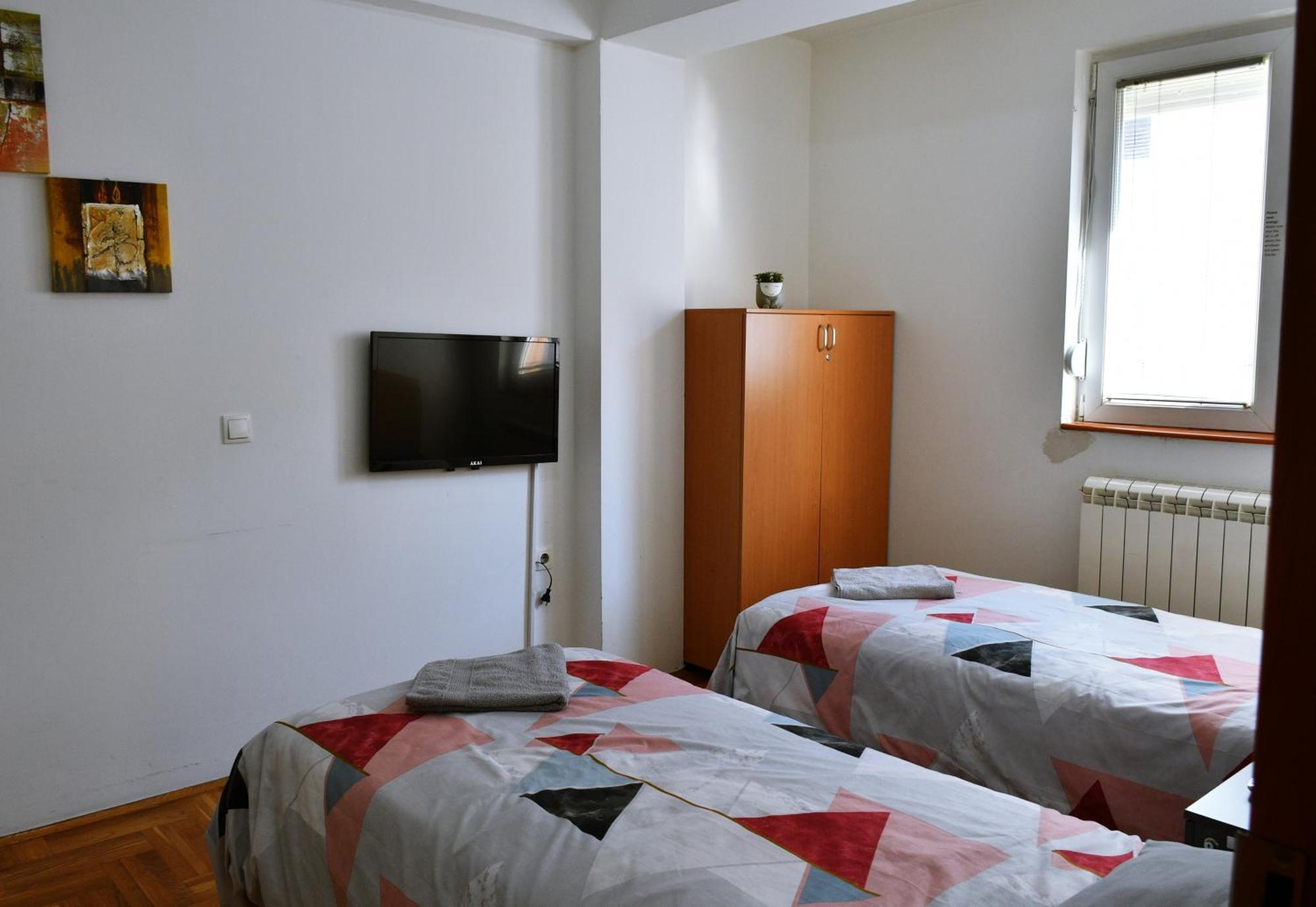 Guest House Sani Скоп'є Екстер'єр фото