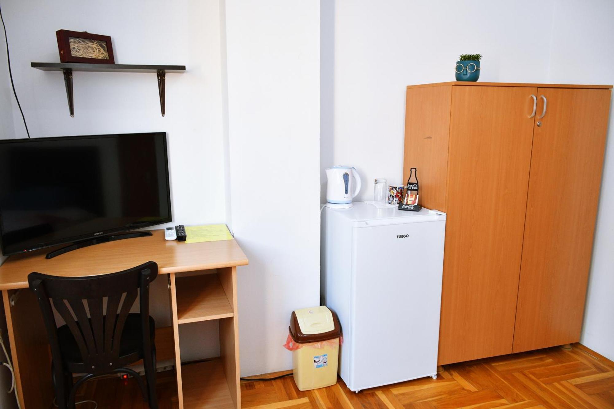 Guest House Sani Скоп'є Екстер'єр фото