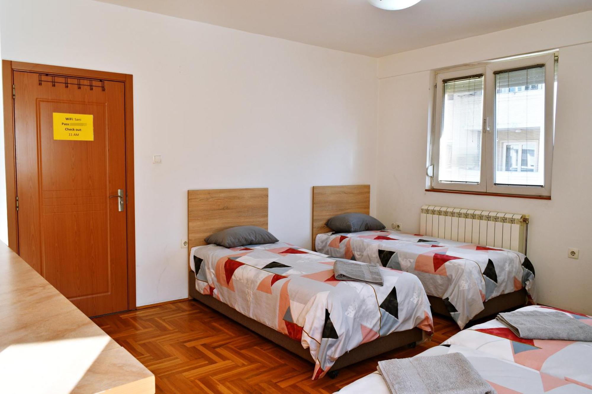 Guest House Sani Скоп'є Екстер'єр фото