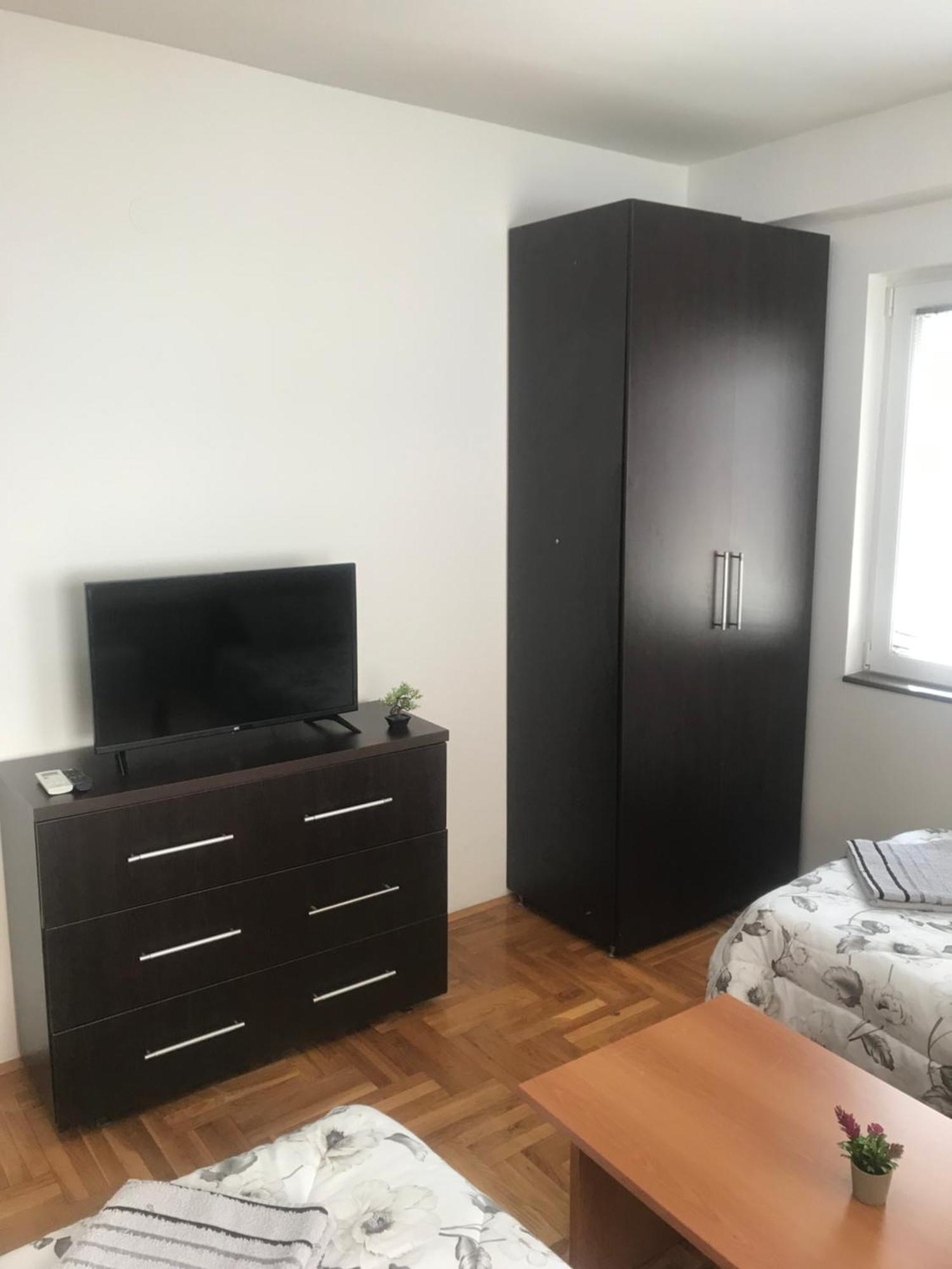 Guest House Sani Скоп'є Екстер'єр фото